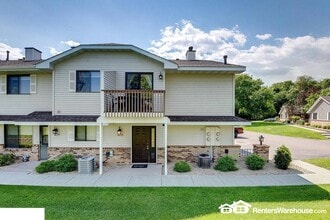 Building Photo - 7584 Vinewood Ct N