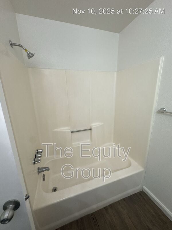 Building Photo - 806 Monarch Cir