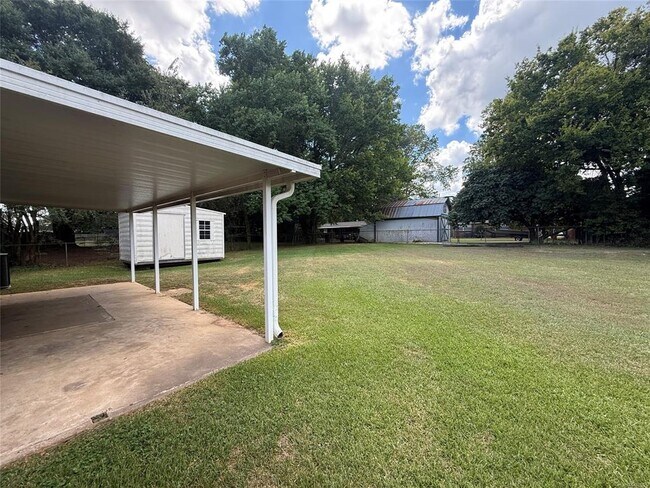 Building Photo - 637 Mimosa Rd