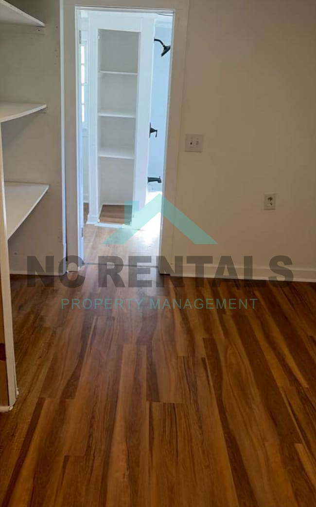 Building Photo - 113 3rd St