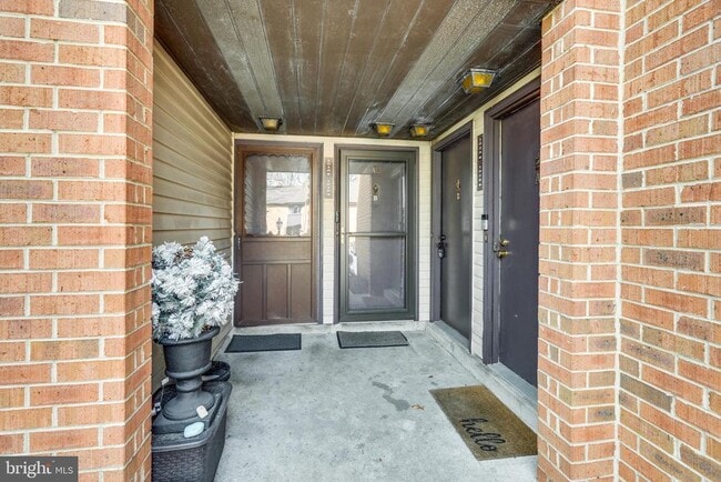 Building Photo - 102B Kelly Cove