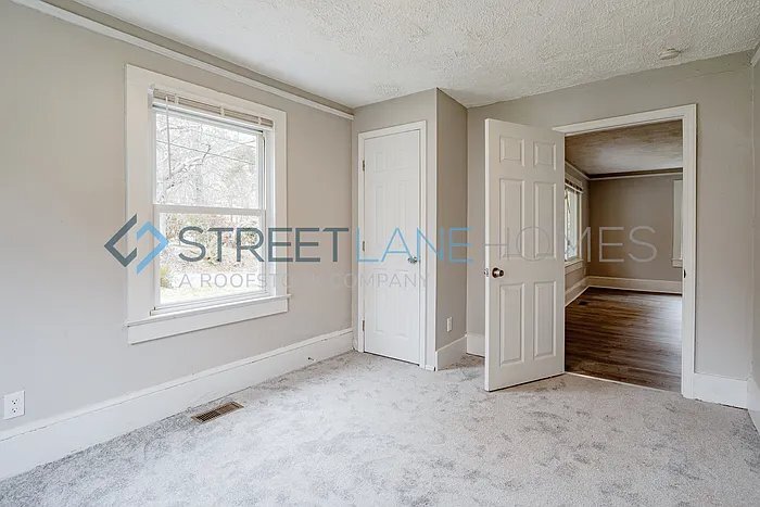 Building Photo - 405 Caughlin Ave