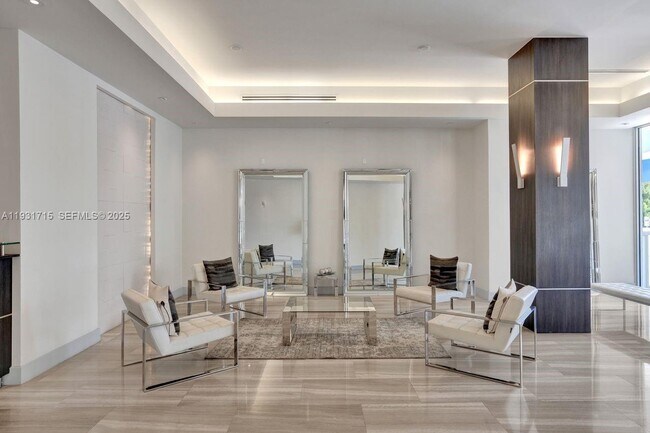 Building Photo - 1228 West Ave