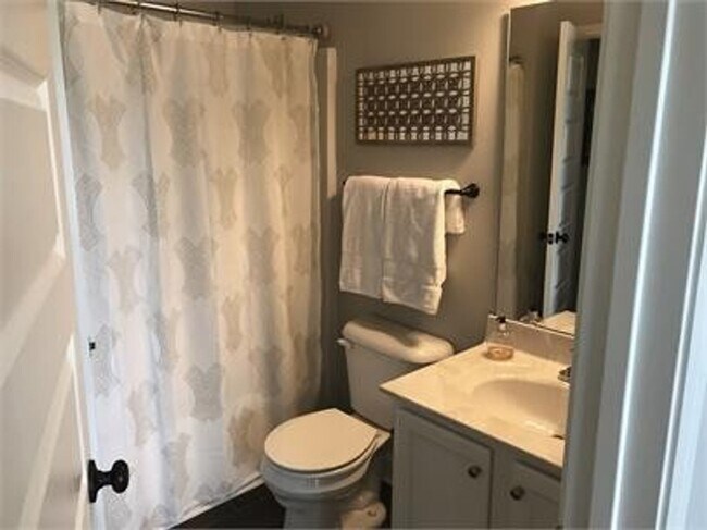 Building Photo - Carolina Lakes Gated Community!!