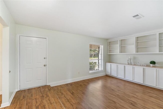 Building Photo - 759 Carlingford Ln
