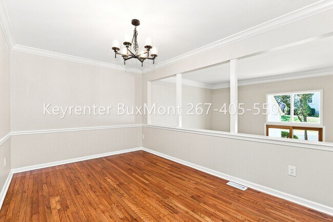Building Photo - 102 Solway Cir