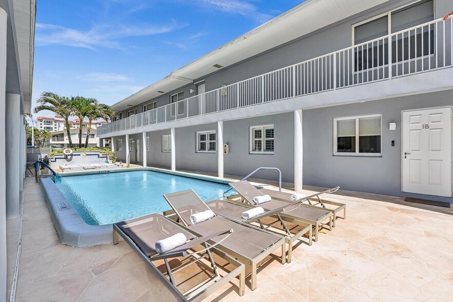 Building Photo - 604 N Ocean Blvd