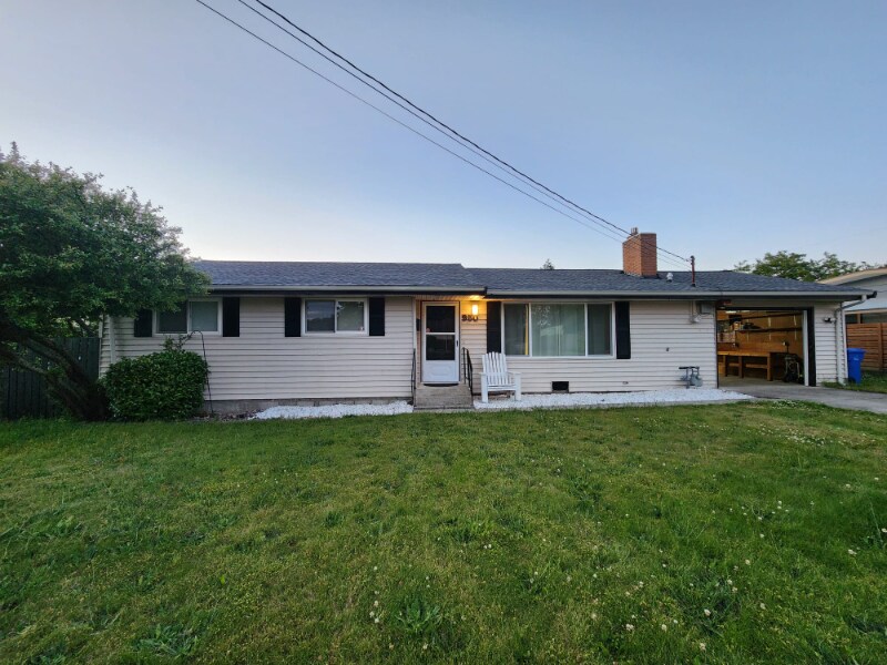 Building Photo - 950 SE 6th Ave