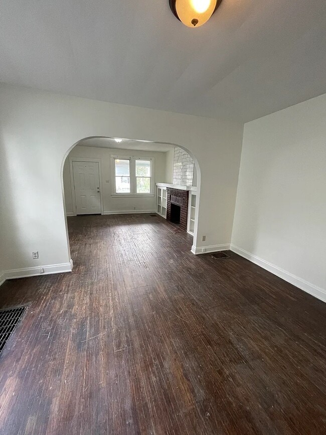 Building Photo - 1261 E 23rd Ave