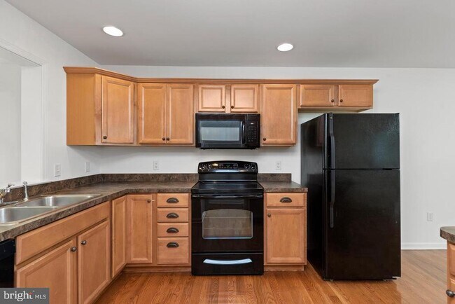 Building Photo - 6362 Mercury Dr