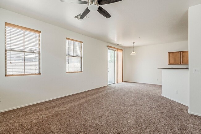 Building Photo - Beautiful Townhome in Phoenix Arizona