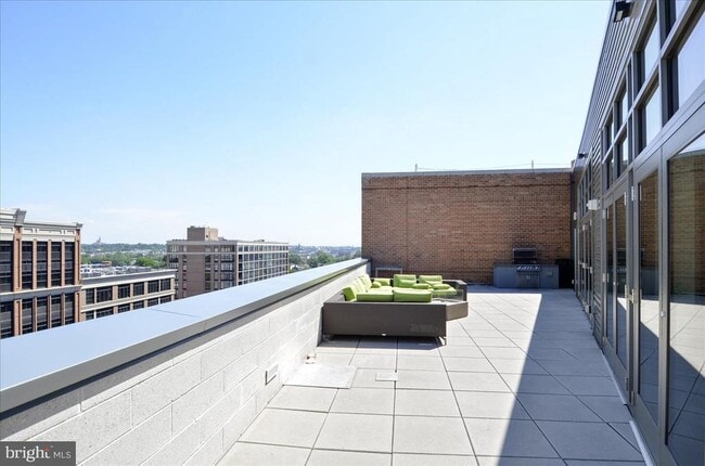 Building Photo - 460 New York Ave NW