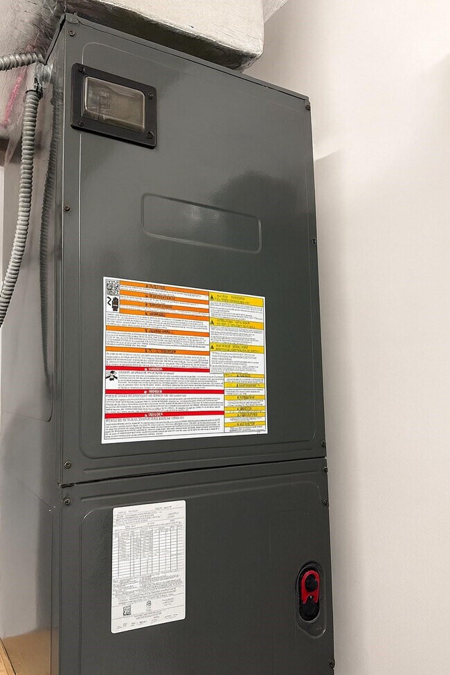 Building Photo - 9778 Nickels Blvd