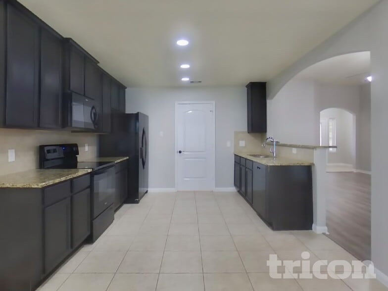 Building Photo - 27005 Wichita Ct