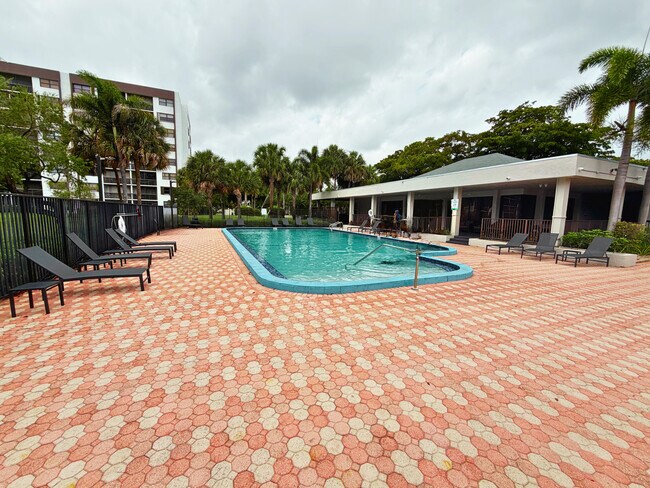 Building Photo - 1244 S Military Trail