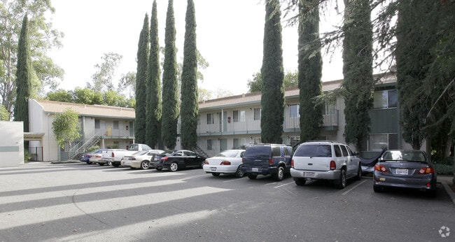 Primary Photo - 726 Adams St