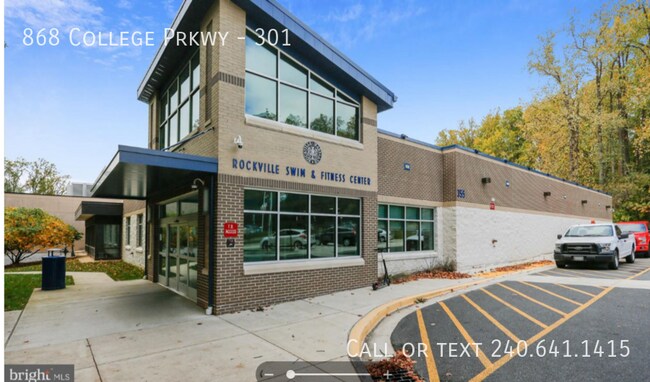 Building Photo - 868 College Pkwy