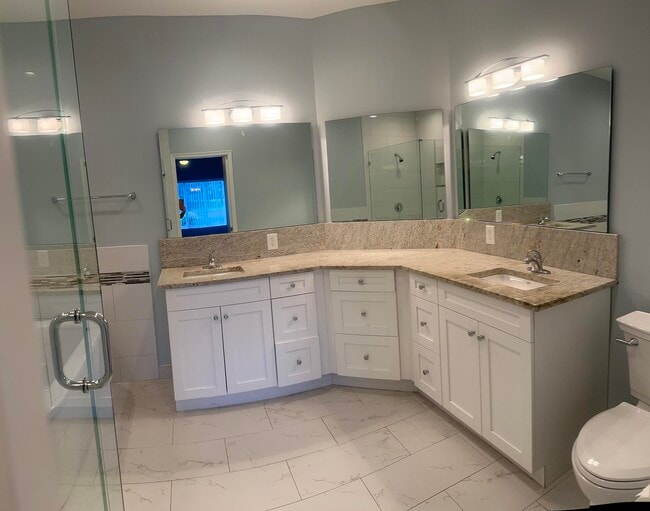 Building Photo - 10458 Lake Vista Cir