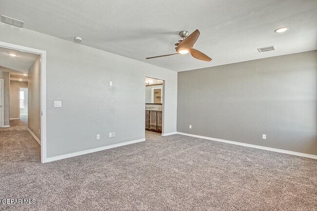 Building Photo - 14945 Tierra Haven Ave