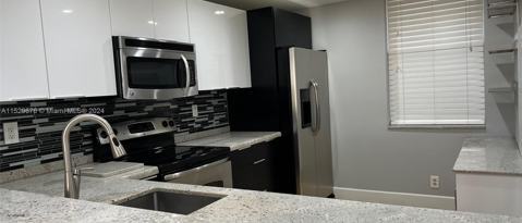 Building Photo - 2767 Carambola Cir S
