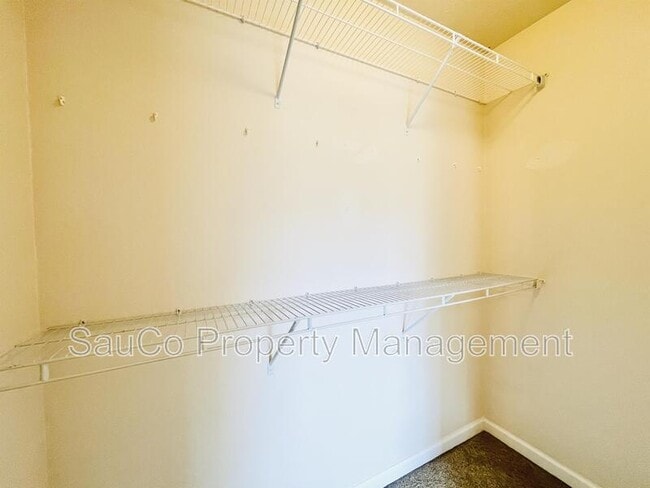 Building Photo - 321 NE 66th Ave