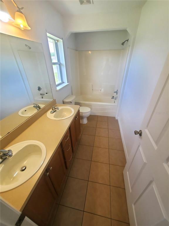 Building Photo - 6605 SW 129th Loop