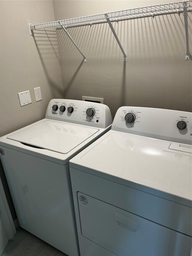 Building Photo - 2807 34th St W