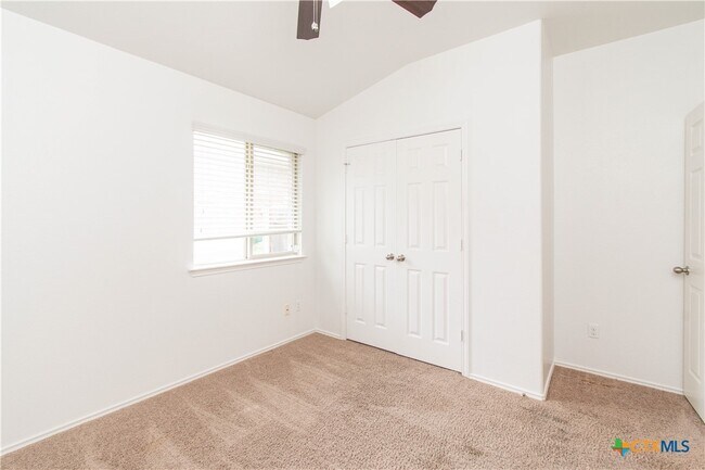 Building Photo - 7003 Osbaldo Dr