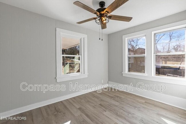 Building Photo - 3615 Lilac Ave