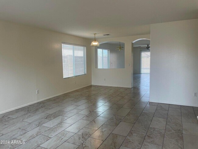 Building Photo - 1333 S 220th Dr