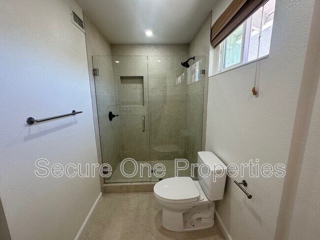 Building Photo - 288 W Siesta Ave