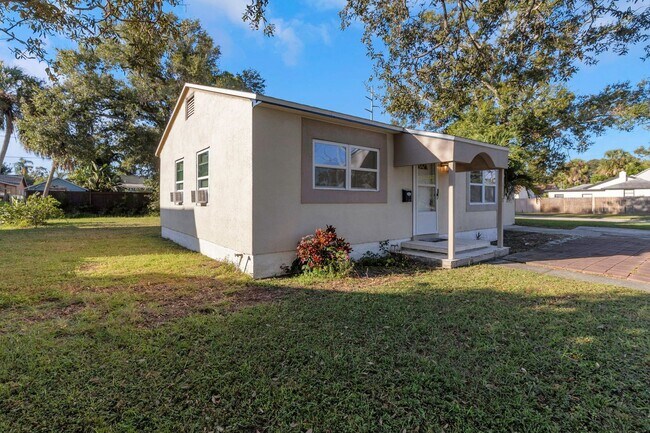 Building Photo - 5148 Tampa Bay Growth Fund 2 LLC