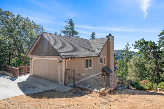 Building Photo - 26520 Walnut Hills Dr