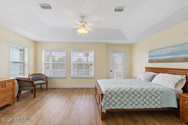 Building Photo - 217 7th Ave S