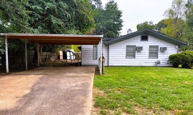 Building Photo - 4841 Marcel Ave