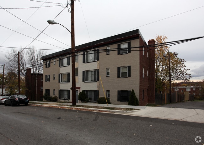 Primary Photo - 5210 Just St NE
