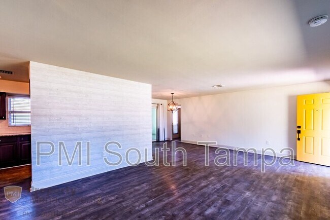 Building Photo - 12174 83rd Ave N