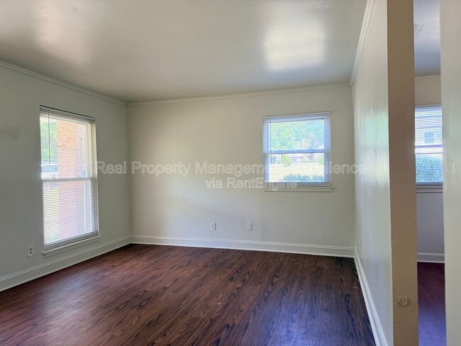 Building Photo - 419 Walton St