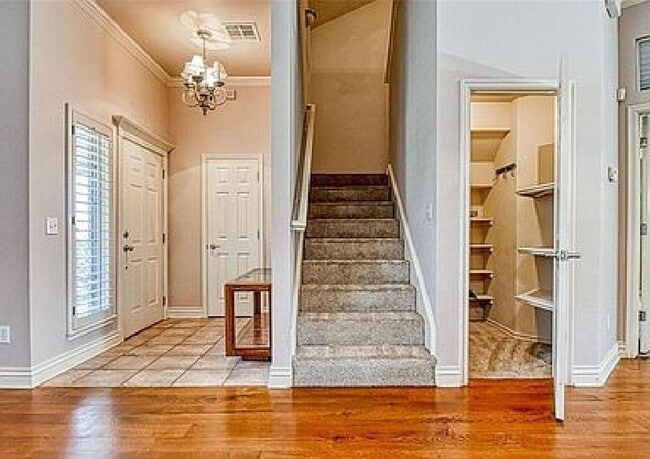Building Photo - Gated Community! No Lawn Care!! Beautiful ...