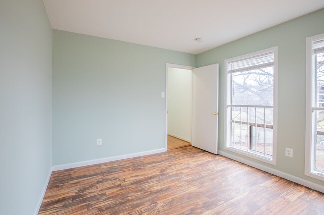 Building Photo - Beautiful 3 BR/1 Full BA & 2 Half BA EOG T...