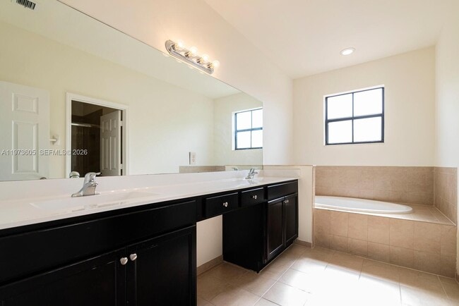 Building Photo - 516 SE 35 Ave