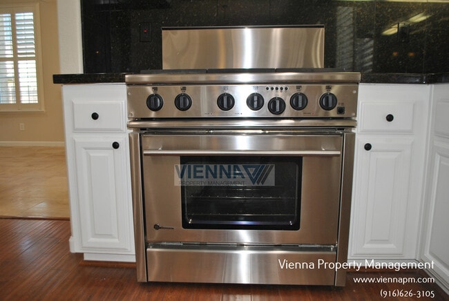 Building Photo - 3750 Jennieke Ct