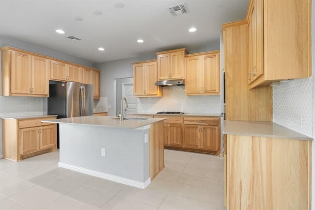 Building Photo - 8712 Slater Dr