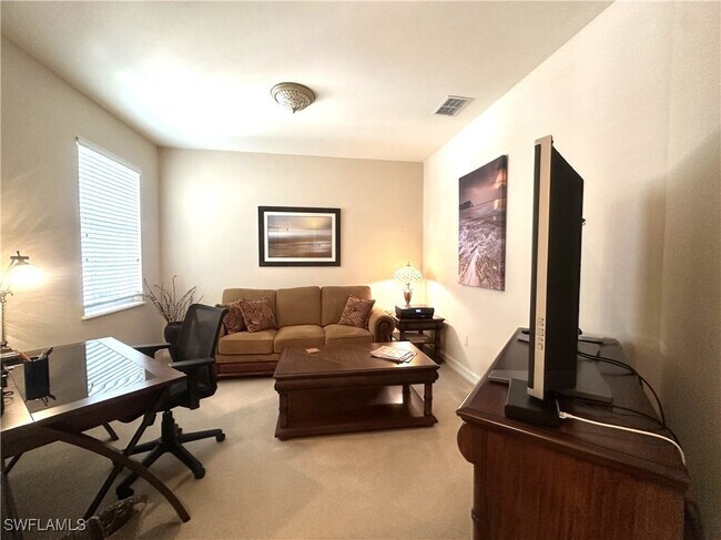 Building Photo - 1634 Tarpon Bay Dr S