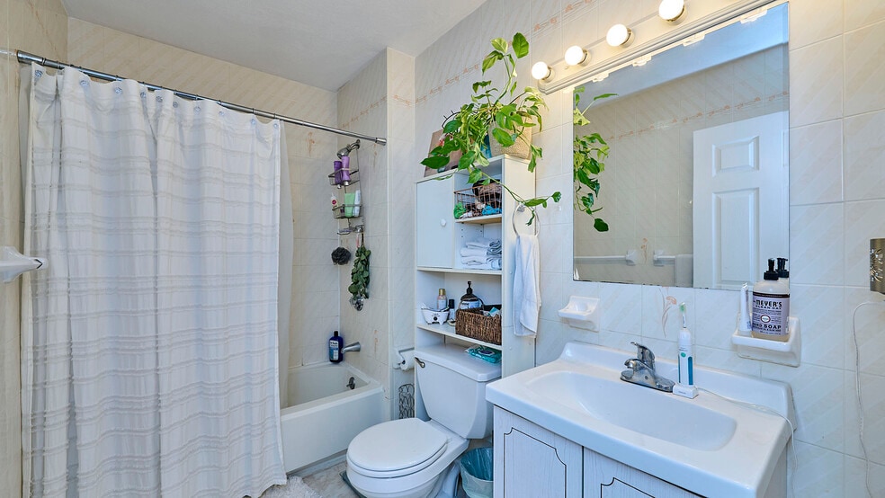 Bath 1 - 97 Grovers Ave