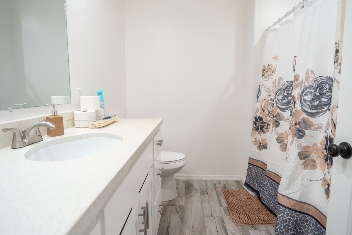 Building Photo - 2231 E 14th St