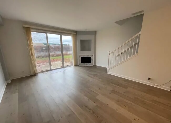 Building Photo - 2555 Arcadia Cir