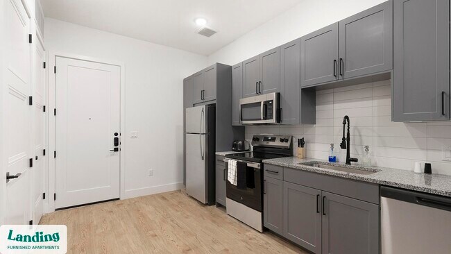 Building Photo - 650 E Sycamore St