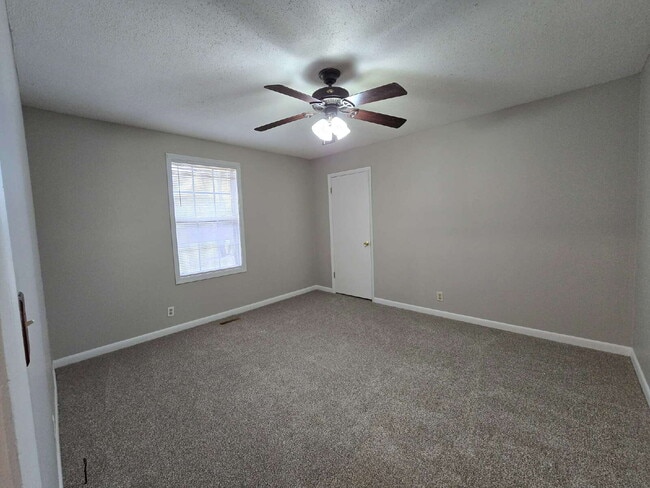 Building Photo - 310 Barkwood Dr