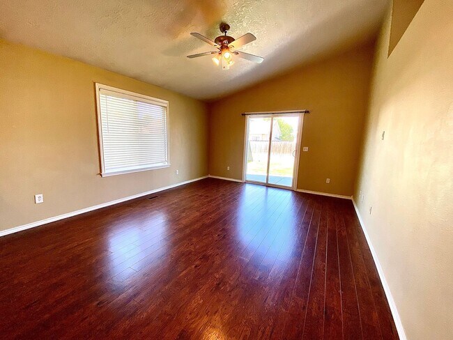 Building Photo - 3 bedroom 2 bath Walking Distance to Sage Valley Middle School